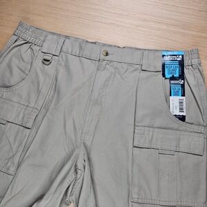 Hook & Tackle Beer Can Island Cargo Shorts Mens 42 Khaki Cotton Fishing NEW